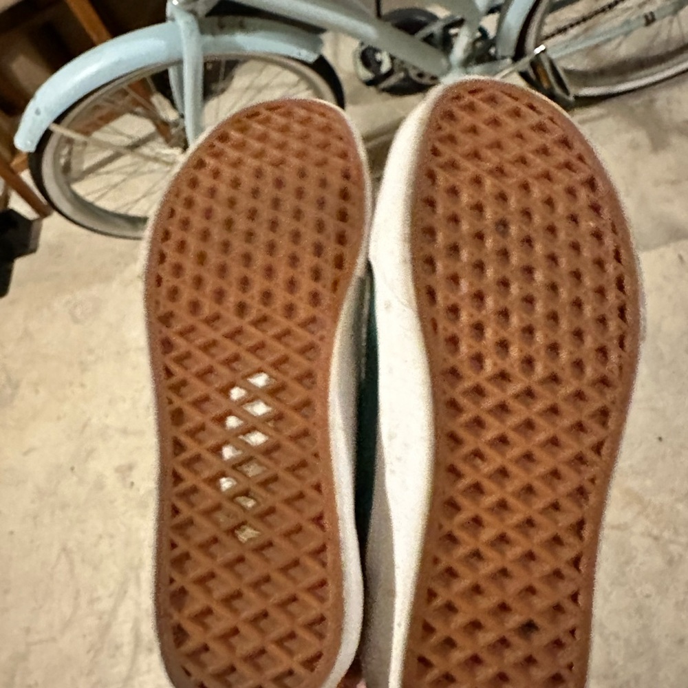 Vans - Picture 2 of 2